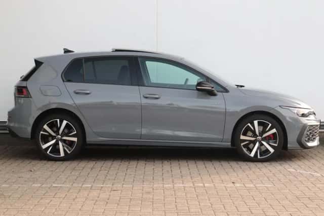Volkswagen Golf (2025) thumbnail 4
