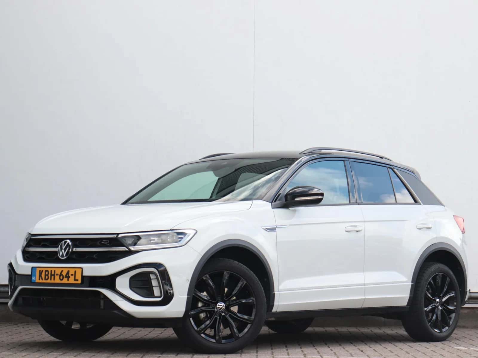 Volkswagen T-Roc (2024) — foto 1