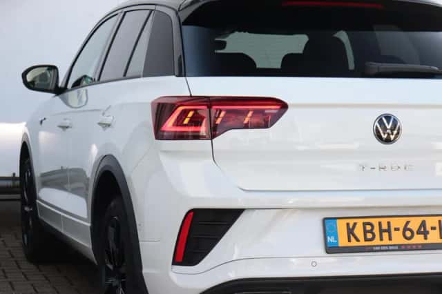 Volkswagen T-Roc (2024) thumbnail 22