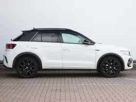 Volkswagen T-Roc (2024) thumbnail 4