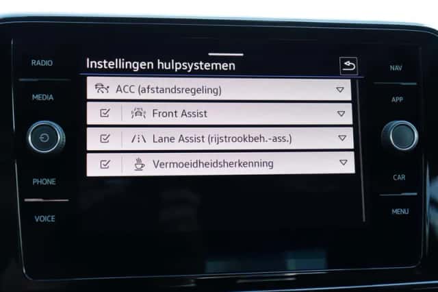 Volkswagen T-Roc (2024) thumbnail 32