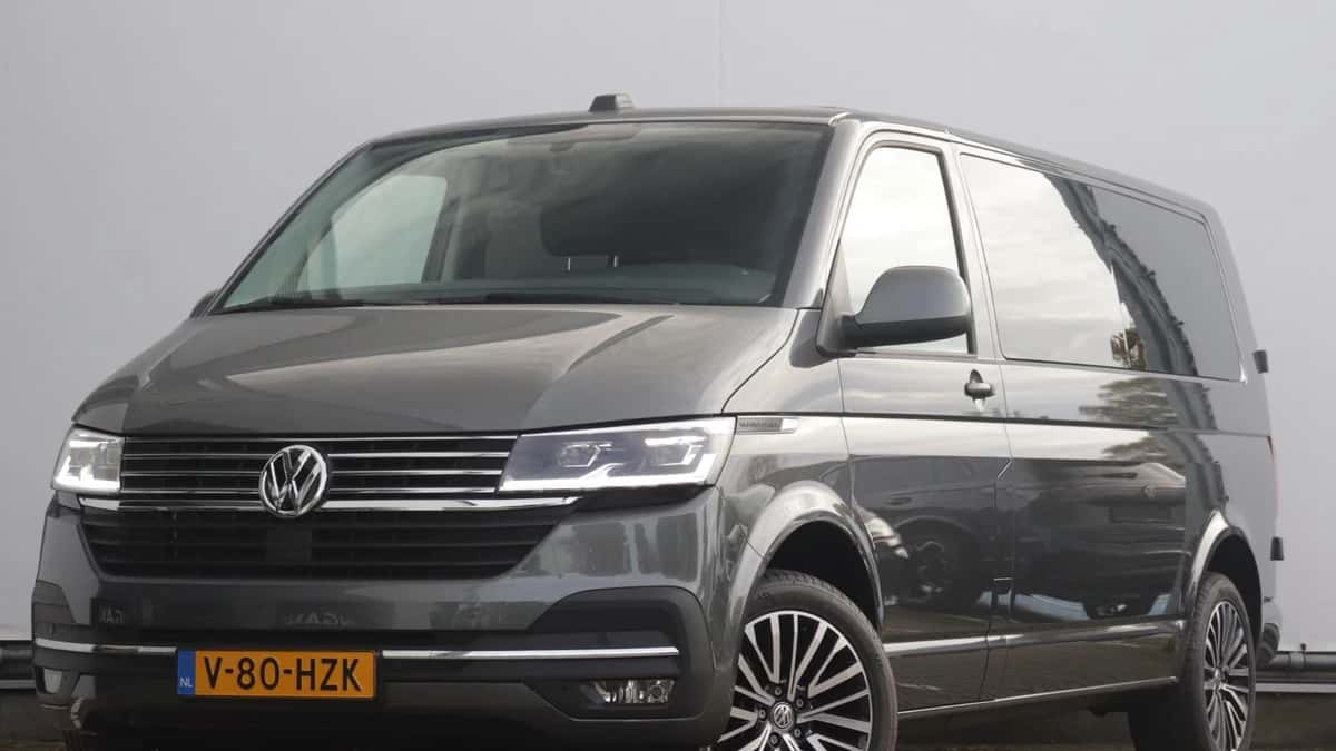 Volkswagen Transporter (2024) — foto 1