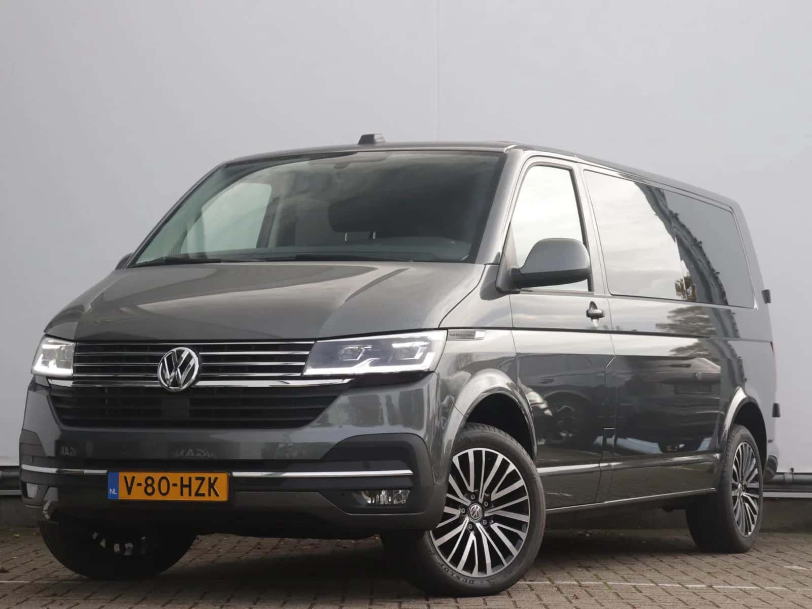 Volkswagen Transporter (2024) — foto 1