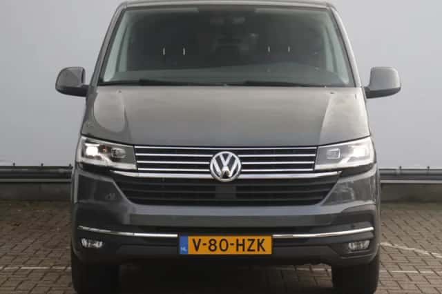 Volkswagen Transporter (2024) thumbnail 2