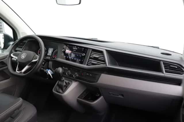 Volkswagen Transporter (2024) thumbnail 17