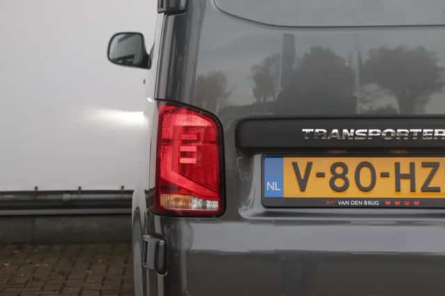 Volkswagen Transporter (2024) thumbnail 21