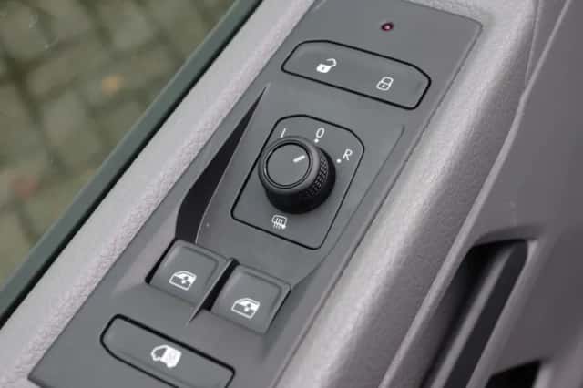 Volkswagen Transporter (2024) thumbnail 22
