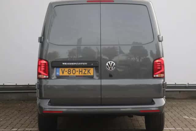 Volkswagen Transporter (2024) thumbnail 5