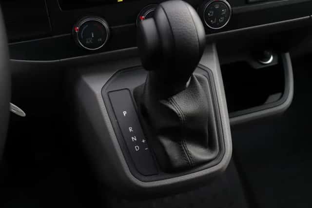 Volkswagen Transporter (2024) thumbnail 9