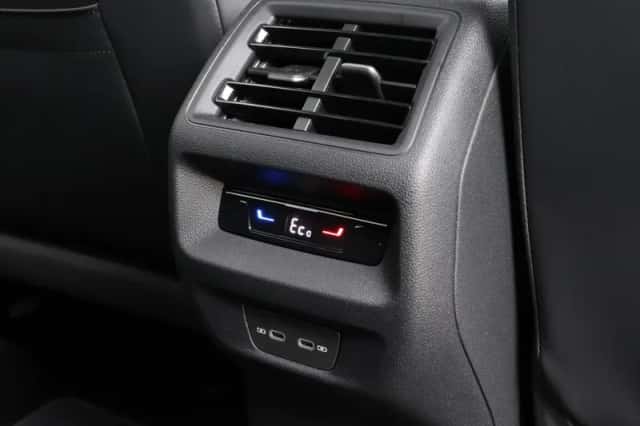 Volkswagen Tiguan (2025) thumbnail 18