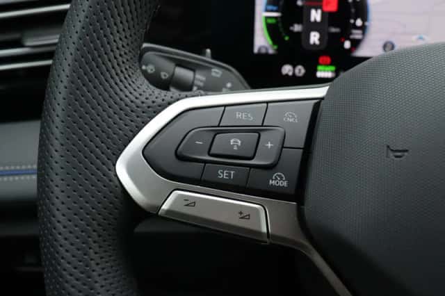 Volkswagen Tiguan (2025) thumbnail 38