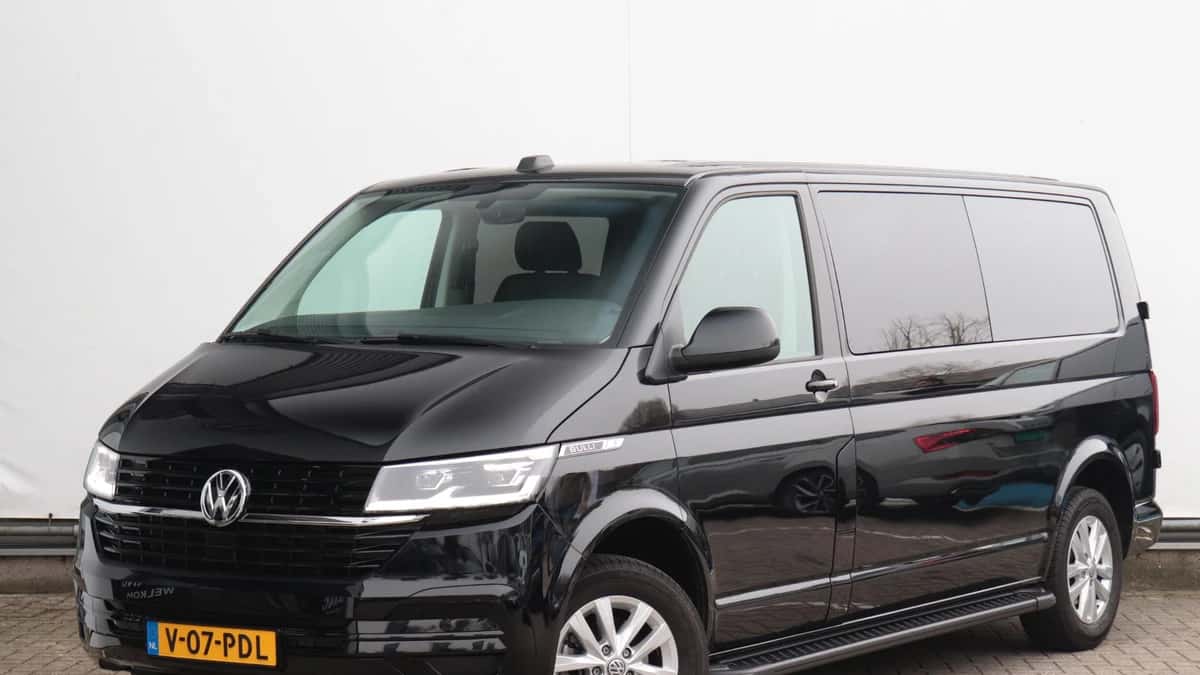 Volkswagen Transporter (2024) — foto 1