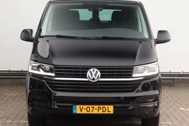 Volkswagen Transporter (2024) thumbnail 3