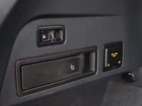Volkswagen Tiguan (2021) thumbnail 16
