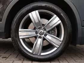 Volkswagen Tiguan (2021) thumbnail 5