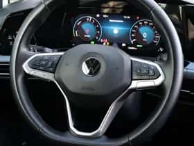 Volkswagen Golf (2021) thumbnail 32