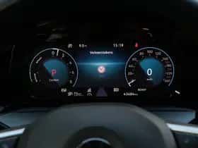 Volkswagen Golf (2021) thumbnail 34