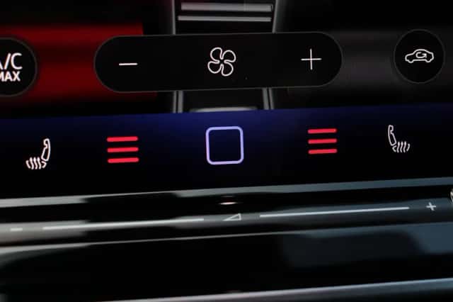 Volkswagen Tiguan (2025) thumbnail 12