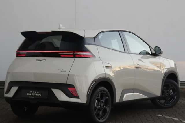 BYD Dolphin (2026) thumbnail 4