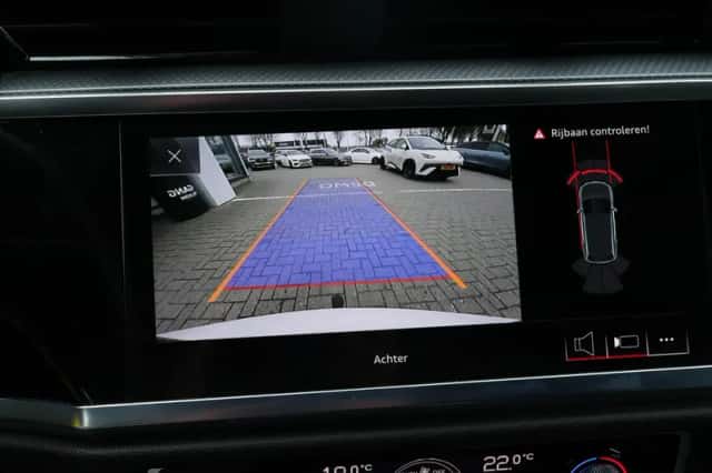 Audi Q3 (2019) thumbnail 14
