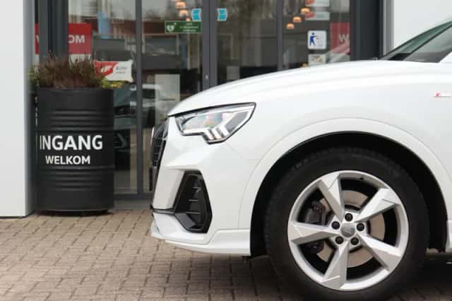 Audi Q3 (2019) thumbnail 16