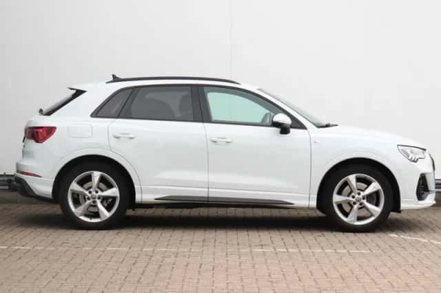 Audi Q3 (2019) thumbnail 4