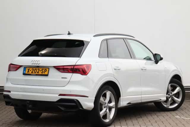 Audi Q3 (2019) thumbnail 5