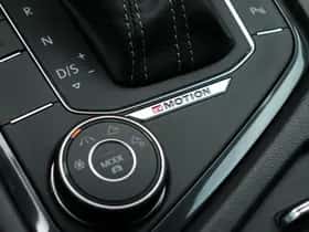 Volkswagen Tiguan (2018) thumbnail 12