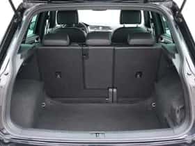 Volkswagen Tiguan (2018) thumbnail 17