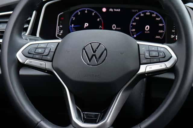 Volkswagen T-Roc (2024) thumbnail 24