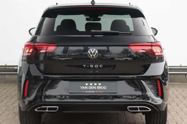 Volkswagen T-Roc (2024) thumbnail 6