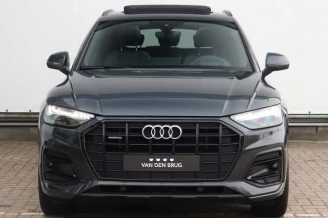 Audi Q5 (2022) thumbnail 3