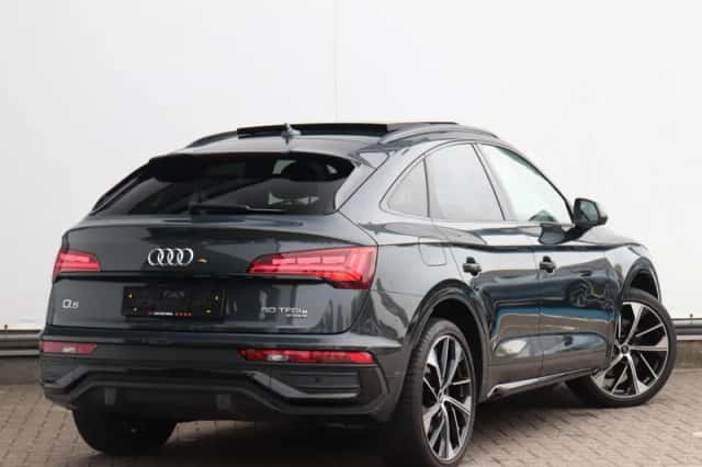 Audi Q5 (2022) thumbnail 4