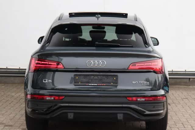 Audi Q5 (2022) thumbnail 5