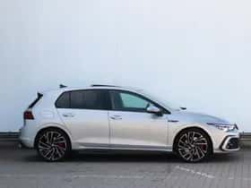Volkswagen Golf (2024) thumbnail 2