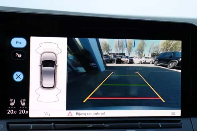 Volkswagen Golf (2024) thumbnail 17