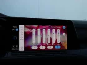 Volkswagen Golf (2024) thumbnail 23