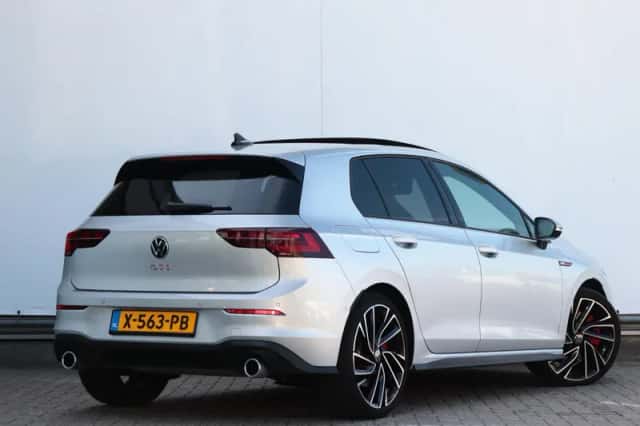 Volkswagen Golf (2024) thumbnail 5