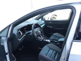 Volkswagen Golf (2024) thumbnail 7