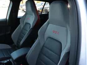 Volkswagen Golf (2024) thumbnail 9