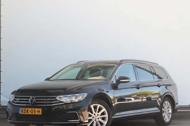 Volkswagen Passat (2020) thumbnail 1
