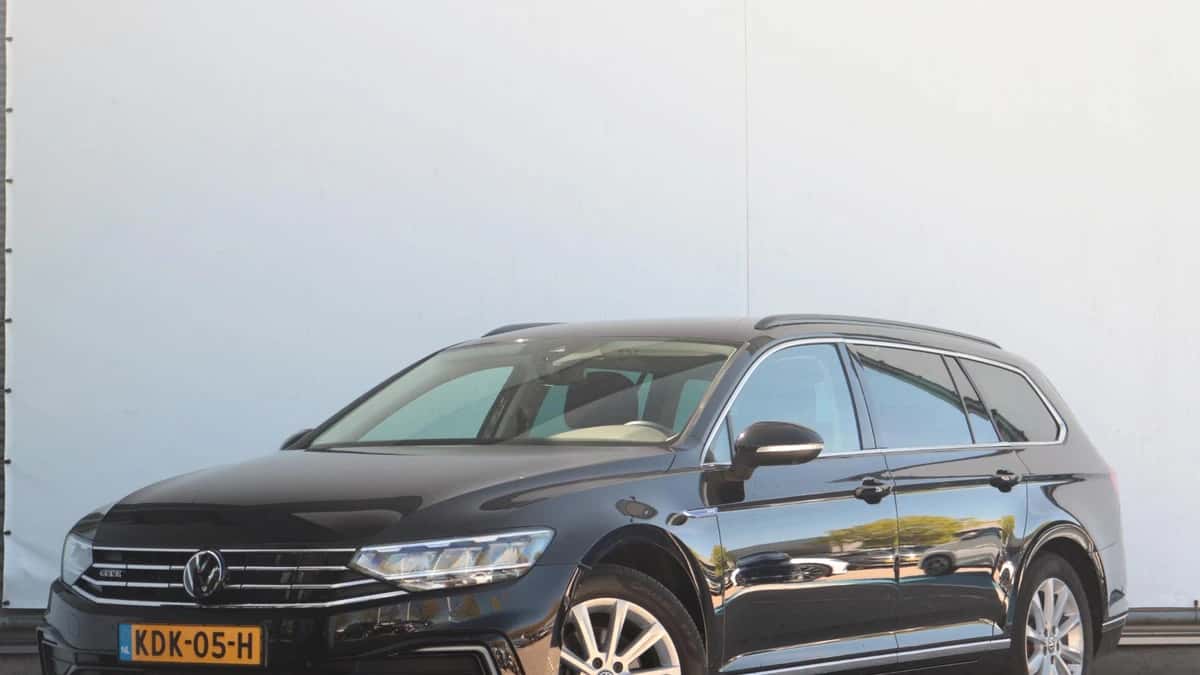 Volkswagen Passat (2020) — foto 1