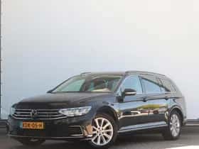 Volkswagen Passat (2020) thumbnail 1