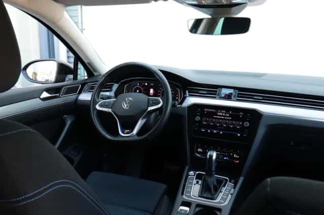 Volkswagen Passat (2020) thumbnail 14