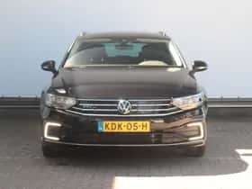 Volkswagen Passat (2020) thumbnail 3