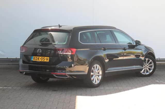 Volkswagen Passat (2020) thumbnail 5