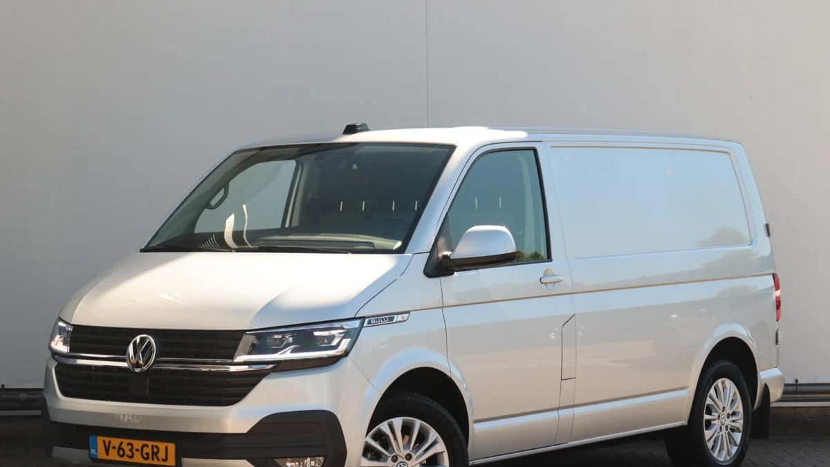 Volkswagen Transporter (2023) — foto 1