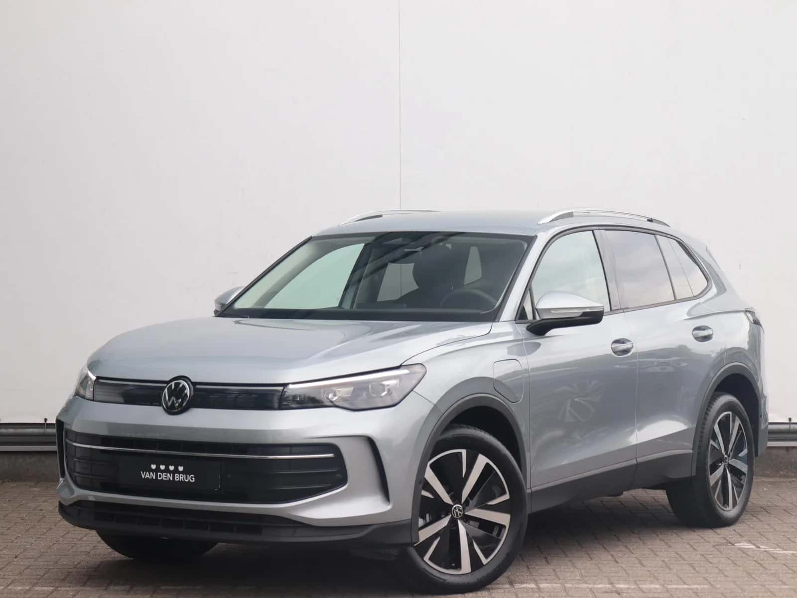 Volkswagen Tiguan (2025) — foto 1