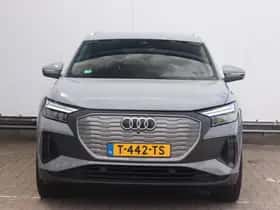 Audi Q4 e-tron (2022) thumbnail 2