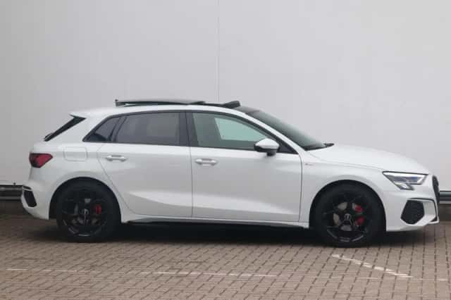 Audi A3 (2023) thumbnail 2